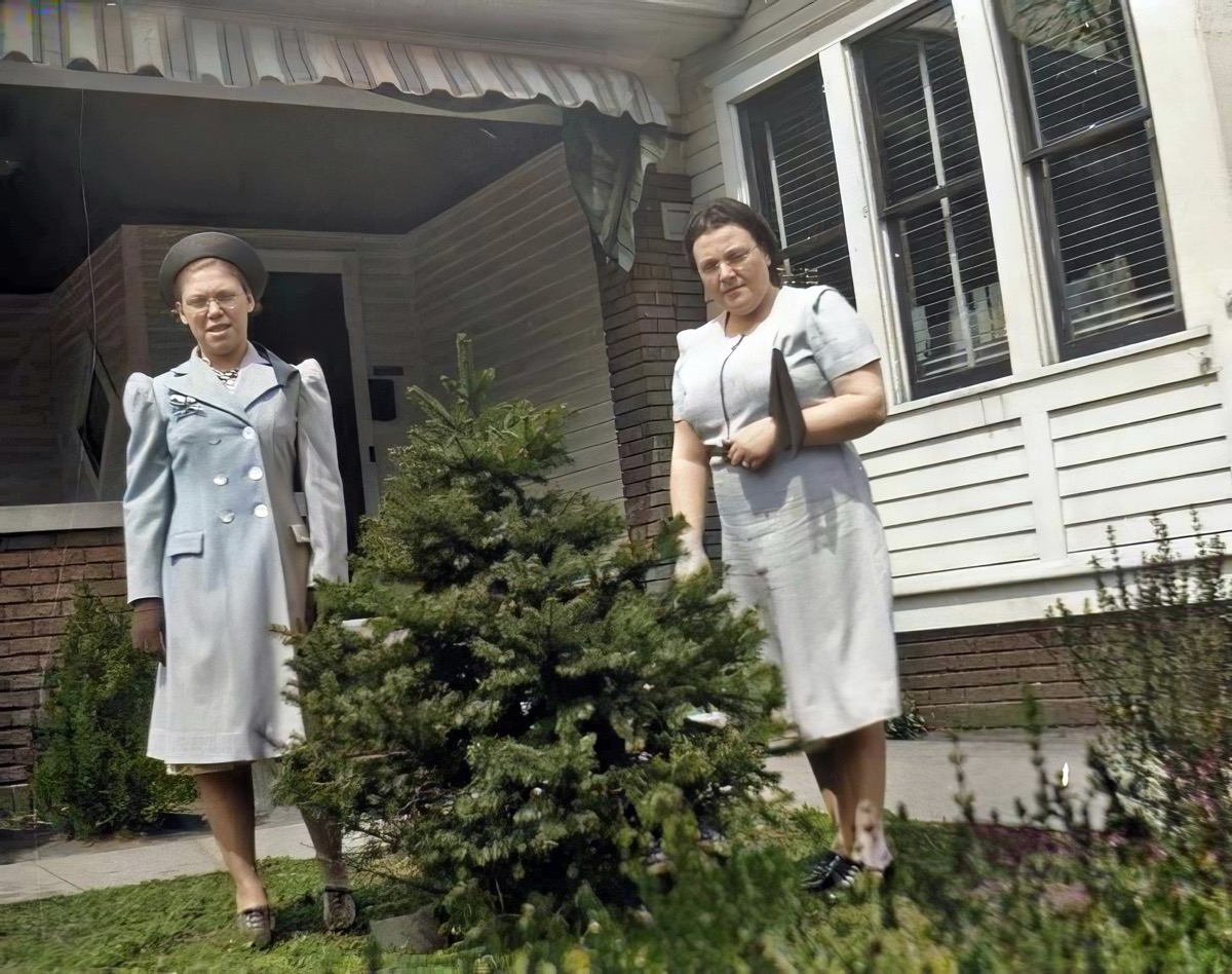 Mildred and mother Freda